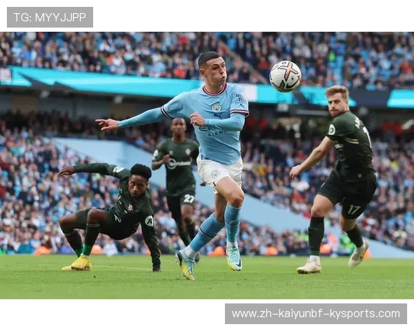 英超搞笑瞬间曼城助教图雷庆祝进球扑倒草坪福登瞥见未理会引关注